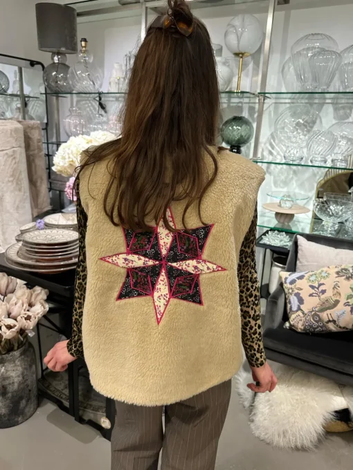 LOLLYS LAUNDRY Jace Vest Sand