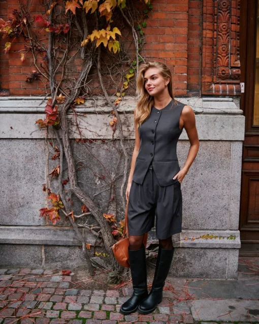 NEO NOIR Fabia Structure Waistcoar Dark Grey