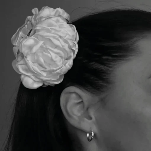 PICO COPENHAGEN Flower Claw Ivory
